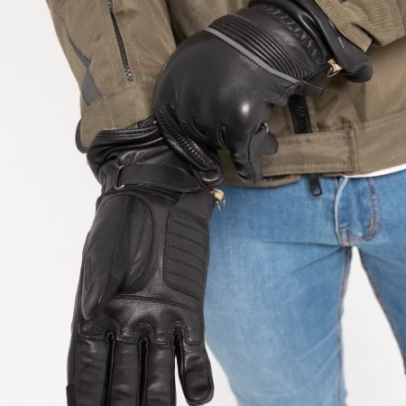 Guantes-de-moto-invierno-lyon-negros-model